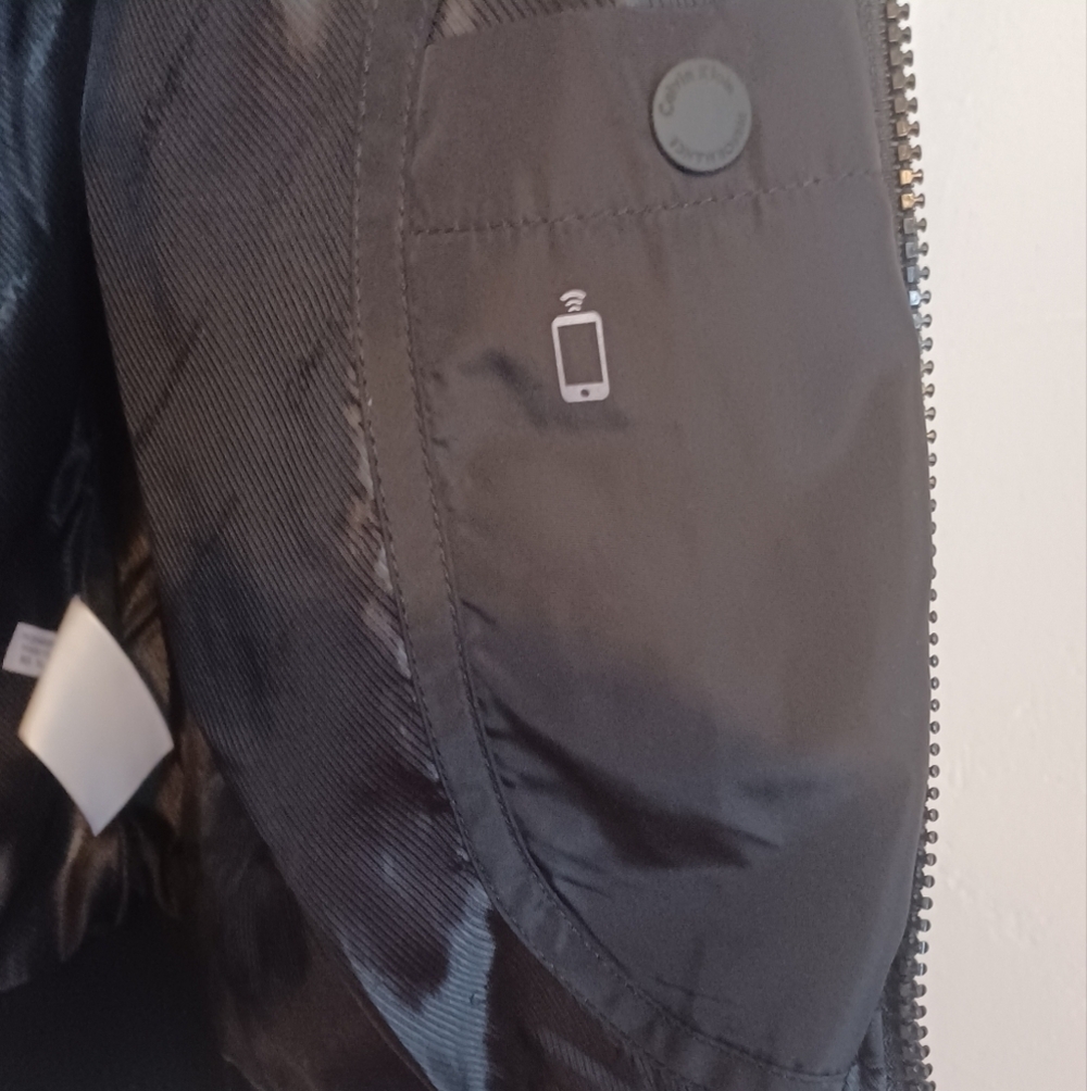 Calvin Klein Performance Vest - Picture 7 of 12